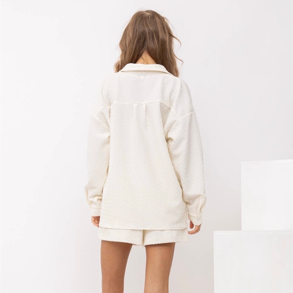 Cream textured set - Picture 4 of 5